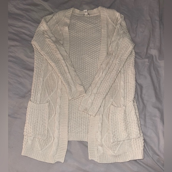 White knit cardigan! - Picture 1 of 5